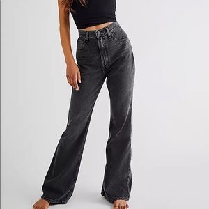 LAST CHANCE ⏰ LEVIS 70'S HIGH RISE FLARE WOMEN'S JEANS - NWT!